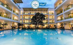 The Old Phuket Karon Beach Resort 4*